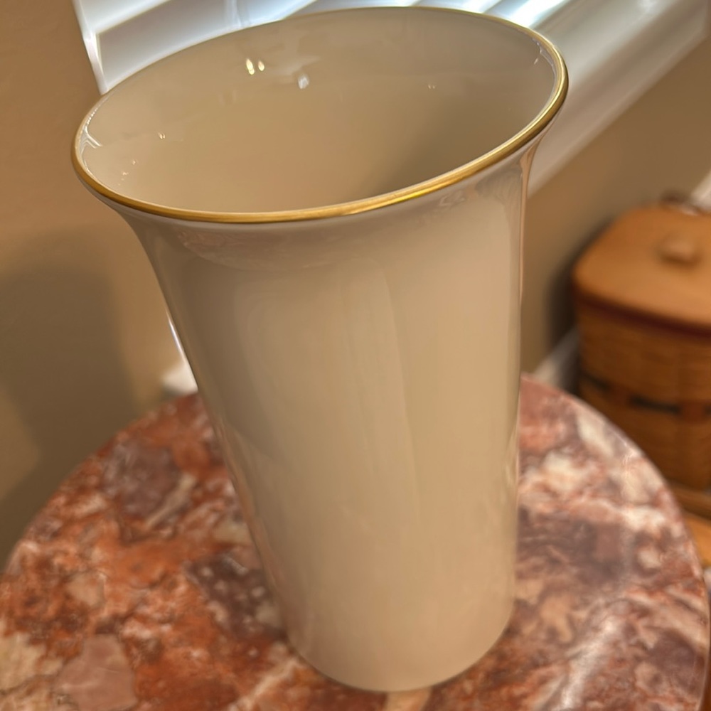 Lenox Special Ivory Vase with Gold Trim